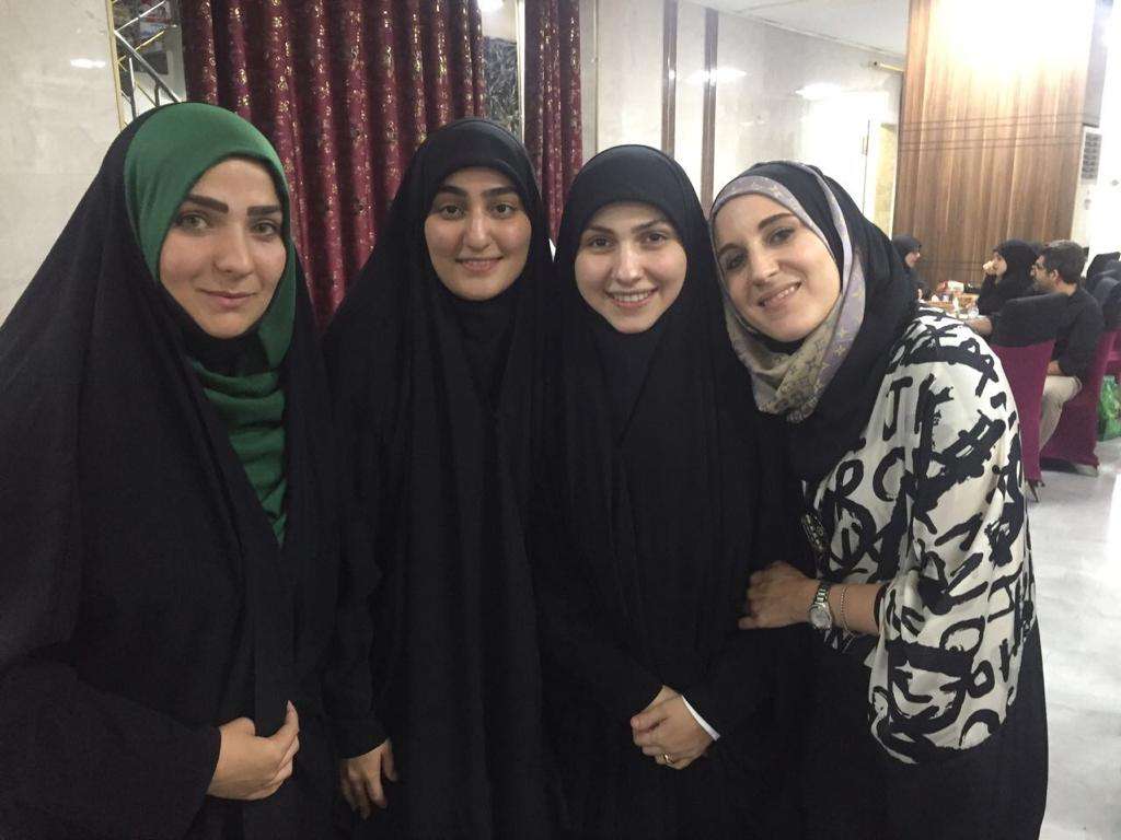 من اليمين إلى اليسار: كاثرين بيريز شكدام ، زينب مغنية ، زينب سليماني (ابنة الجنرال سليماني) - كربلاء ، العراق 2017